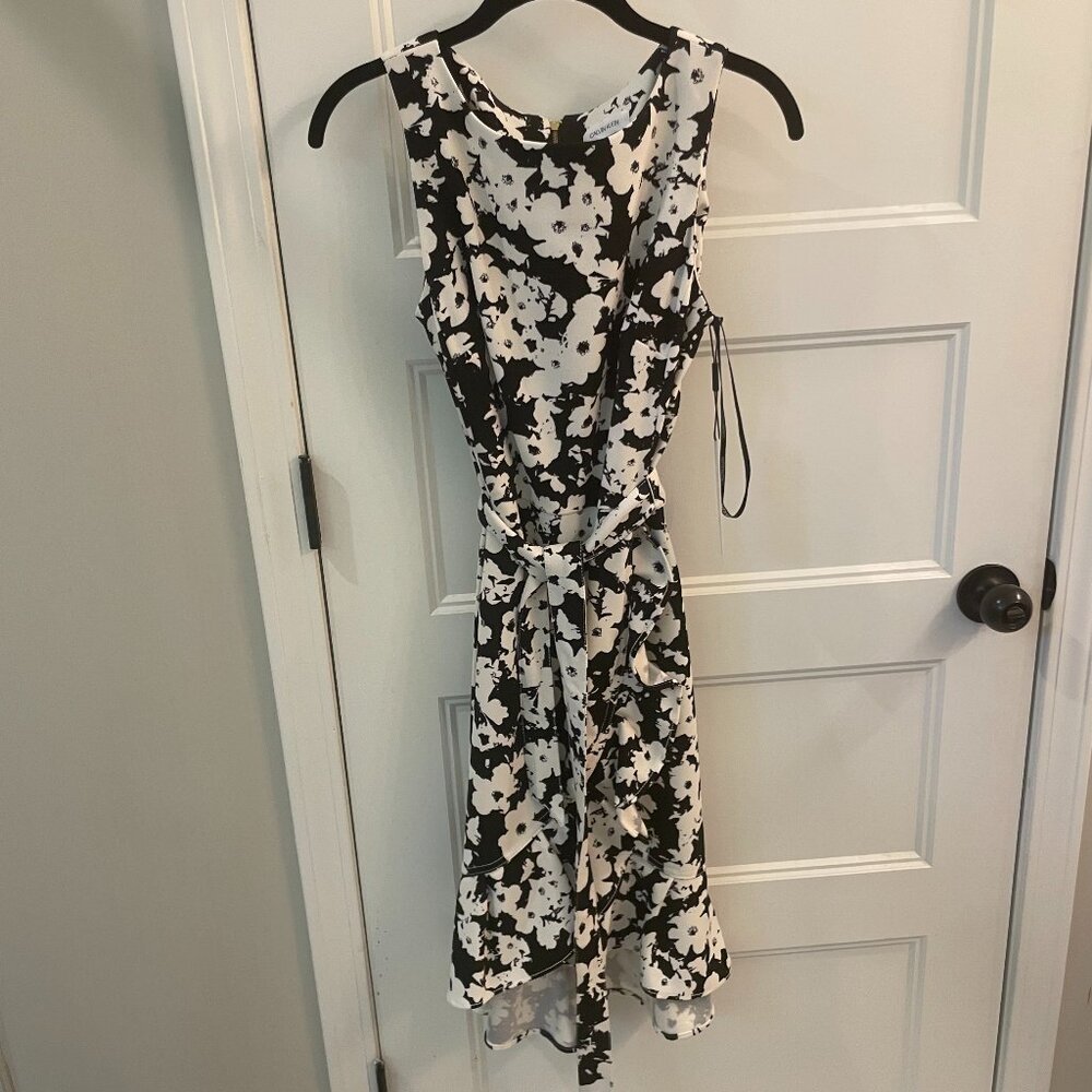 Black and white floral print belted ruffle dress